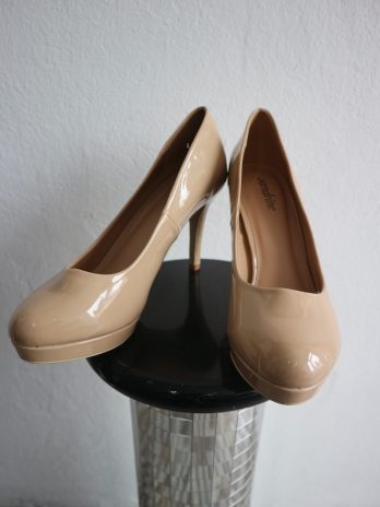 Schuhe Sandrine 41 in Beige