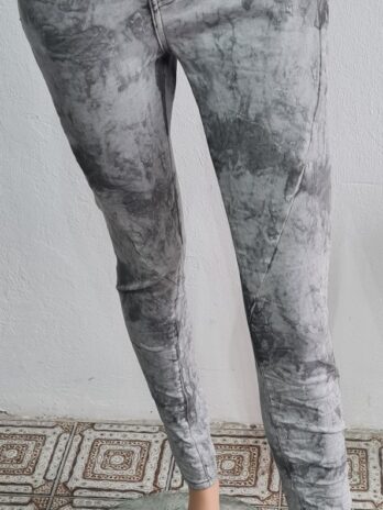Jeans „Hand Made Denim“ Größe S in Grau/Batik