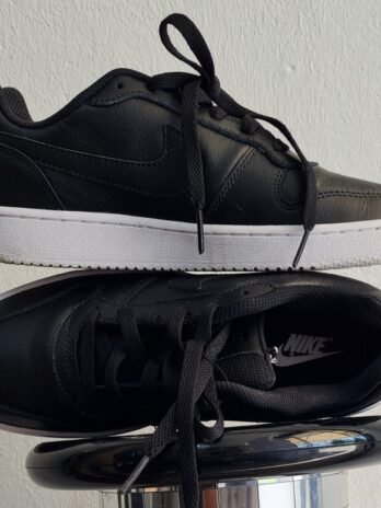 Sneaker „Nike“ 38,5 in Schwarz