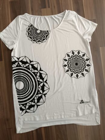 Shirt „Desigual“ Größe 40 in Offwhite/Schwarz