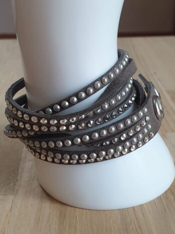 Armband “ No Name “ in Grau Lederbänder Swarovskisteine