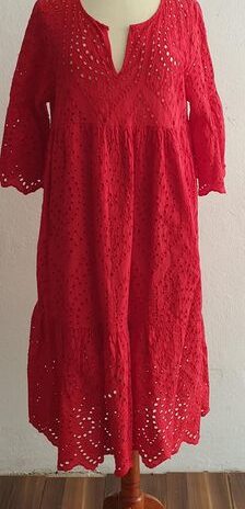 Kleid „Catalano“Größe 40|42 in Rot Lochstickerei