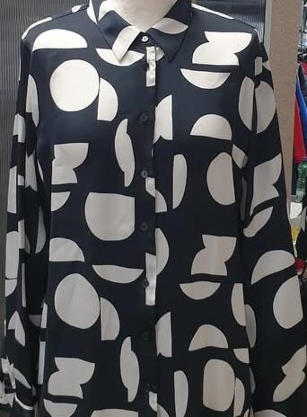Bluse “ Someday “ Größe 38 in Blau/Weiß gemustert