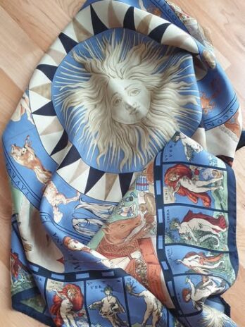 Tuch “ DAKS London “ in Blau gemustert/Seide handgerollt