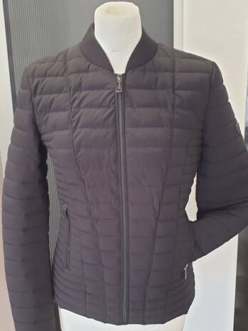 Steppjacke “ Guess “ Größe 36 in Schwarz NEU!