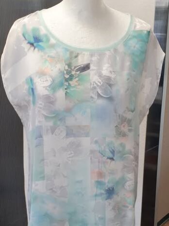 Shirt “ Taifun “ Größe 40 in Mintgrün/Floral gemustert