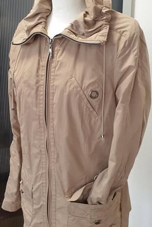 Jacke “ Crisca “ Größe 36/38 in Camel