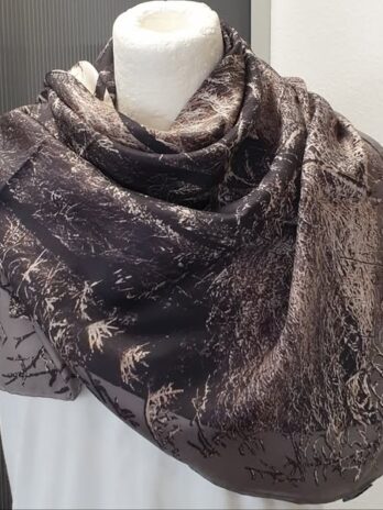 Tuch “ Van Laak “ in Schlamm/Beige gemustert 100% Seide handgerollt