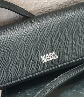 Tasche “ Karl Lagerfeld “ in Schwarz Maße Breite ca 21cm Höhe ca 13cm