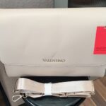 Tasche “ Valentino “ in Beige/Kunstleder mit Staubbeutel NEU! Maße Breite ca 30cm Höhe ca 24cm