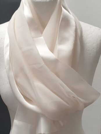 Schal “ No Name “ in Offwhite/100% Seide