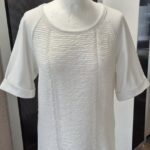 Shirt “ Comma “ Größe 40 in Offwhite/Gold