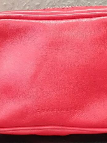 Tascherl “ Coccinelle “ in Rot/Leder Maße Breite ca 14cm Höhe ca 10cm