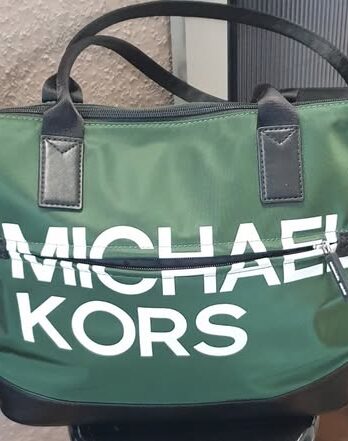 Tasche “ Michael Kors “ in Grün/Schwarz/Textil NEU! Maße Breite ca 43cm Höhe ca 32cm