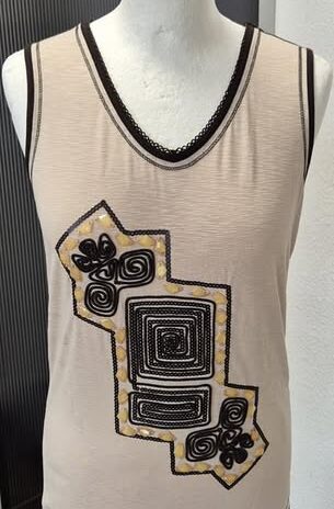Top “ Bonita “ Größe S in Dunkelbraun/Beige bestickt
