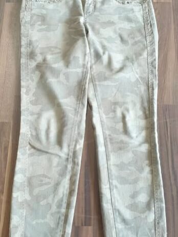 Jeans “ Cambio “ Größe 38 in Hellbraun/Camouflage