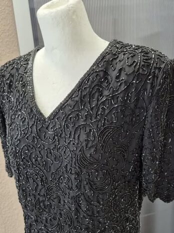 Oberteil “ Joppich “ Größe 38 in Schwarz/Pailletten bestickt