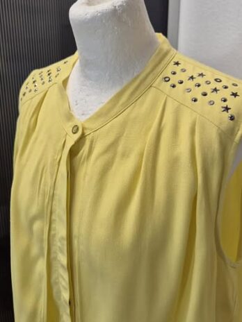 Bluse “ Jones “ Größe 38/40 in Gelb/Nieten