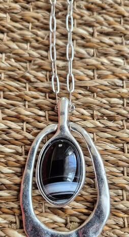 Kette “ Lesli “ in Silber/Schwarz
