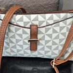 Tasche “ Made in Italy “ in Weiß/Grau gemustert Kunstleder Maße Breite ca 26cm Höhe ca 16cm