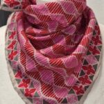 Nikituch “ Les Belles Vagabondes “ in Rot/Pink gemustert 100% Seide handgerollt