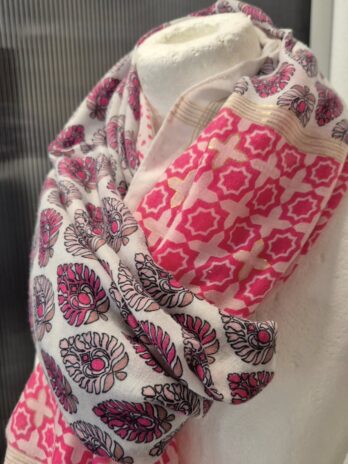 Schal “ Made in Italy “ in Pink/Weiß gemustert 100% Viscose