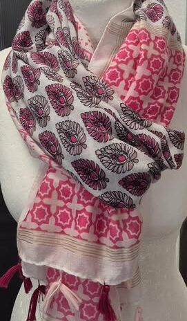 Schal “ Made in Italy “ in Pink/Weiß gemustert 100% Viscose