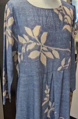 Maxikleid “ Made in Italy “ Größe 38/40 in Hellblau/Beige gemustert