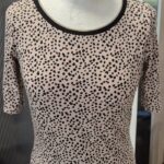 Shirt “ Comma “ Größe 36 in Taupe/Schwarz gemustert