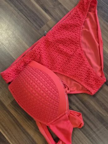 Bikini “ Triumph “ Größe 40/42 in Rot