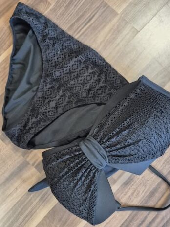 Bikini “ Triumph “ Größe 40/42 in Schwarz