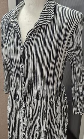Kleid “ Alquema “ Größe 36/38 in Dunkelblau/Weiß gestreift NEU!