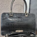 Tasche “ Accessory Metar “ in Schwarz/Kunstleder/Krokoprägung Breite ca 34cm Höhe ca 22cm