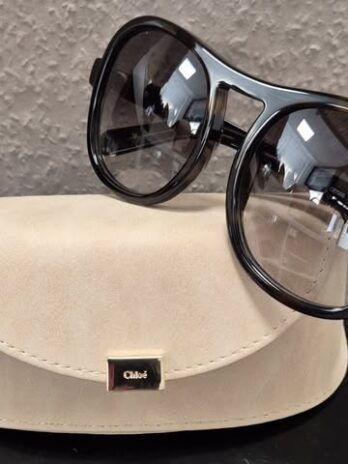 Sonnenbrille “ Chloe`“ in Schwarz mit Etui