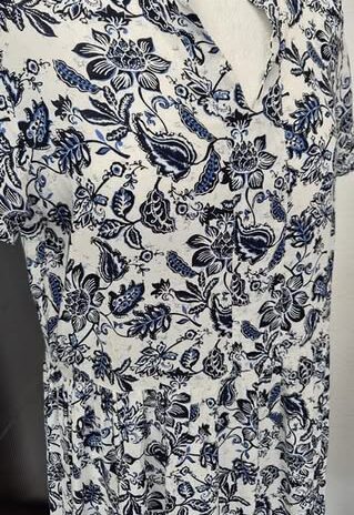 Kleid “ Made in Italy “ Größe M in Dunkelblau/Weiß gemustert
