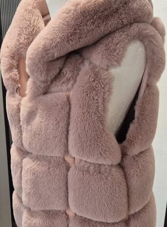 Webpelzgilet mit Kapuze “ Made in Italy “ Größe 36 in Rosa