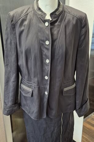 Kostüm “ Gerry Weber “ Größe 40 in Anthrazit/Silber