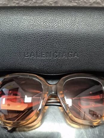 Sonnenbrille mit Etui “ BALENCIAGA “ in Cognac