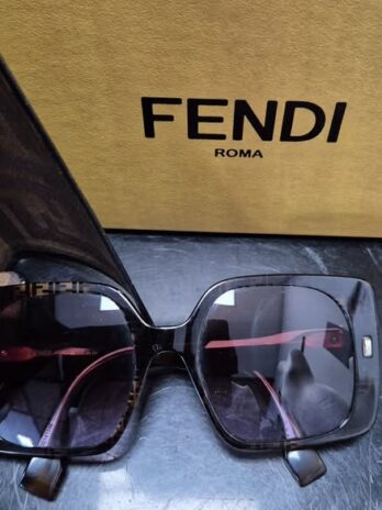 Sonnenbrille mit Etui “ FENDI “ in Dunkelbraun