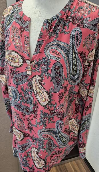 Bluse “ Tom Tailor “ Größe 42 in Pink/Paisleymuster