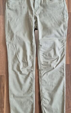 Jeans “ Jones “ Größe 38 in Salbeigrün
