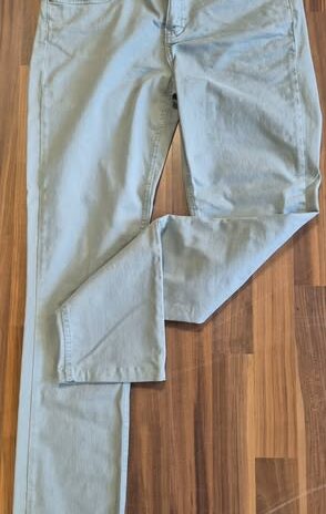 Jeans “ Jones “ Größe 38 in hellem Aquablau