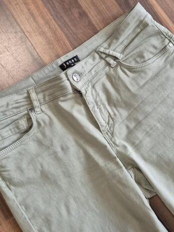 Jeans “ Jones “ Größe 38 in Salbeigrün
