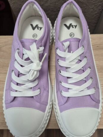 Sneakers “ Victory “ Größe 41 in Flieder NEU!