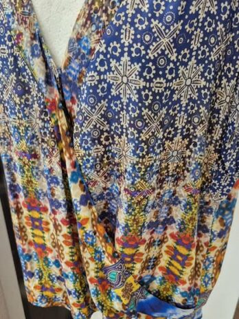 Bluse “ Jones “ Größe 40 in Blau/Bunt gemustert