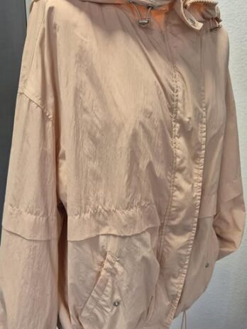Jacke mit Kapuze “ S. Oliver “ Größe M in Apricot