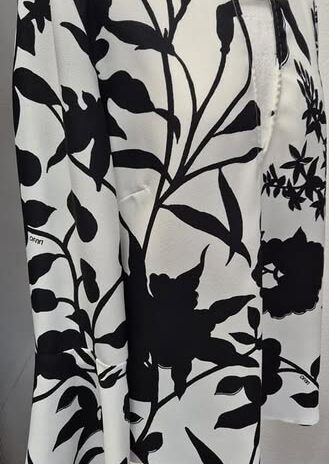 Bluse “ Liu-Jo “ Größe 40 in Schwarz/Weiß gemustert