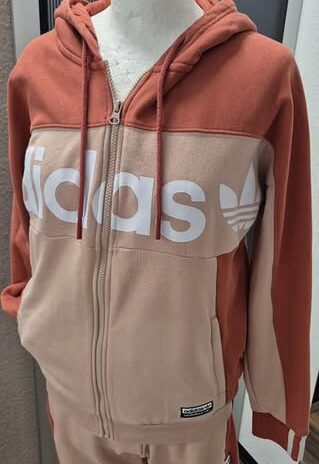 Jogginganzug “ Adidas “ Größe 36 in Terracotta/Beige