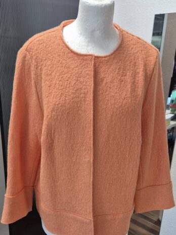 Jacke “ Opus “ Größe 42 in Orange 60% Viscose 40% Wolle verschlusslos