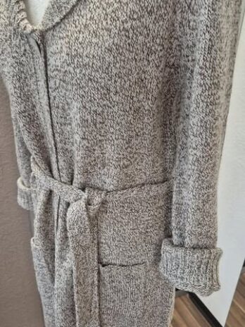 Strickweste mit Bindegürtel “ Olsen “ Größe 38 in Dunkelbraun/Offwhite meliert 30% Wolle